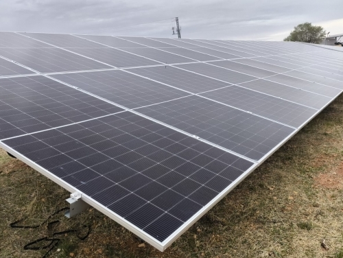 Montaje mecánico de estructura y módulos en PSFV de 2 MW en Almodóvar del Campo  (Ciudad Real)